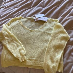 American vintage v neck women’s sweater ..never worn